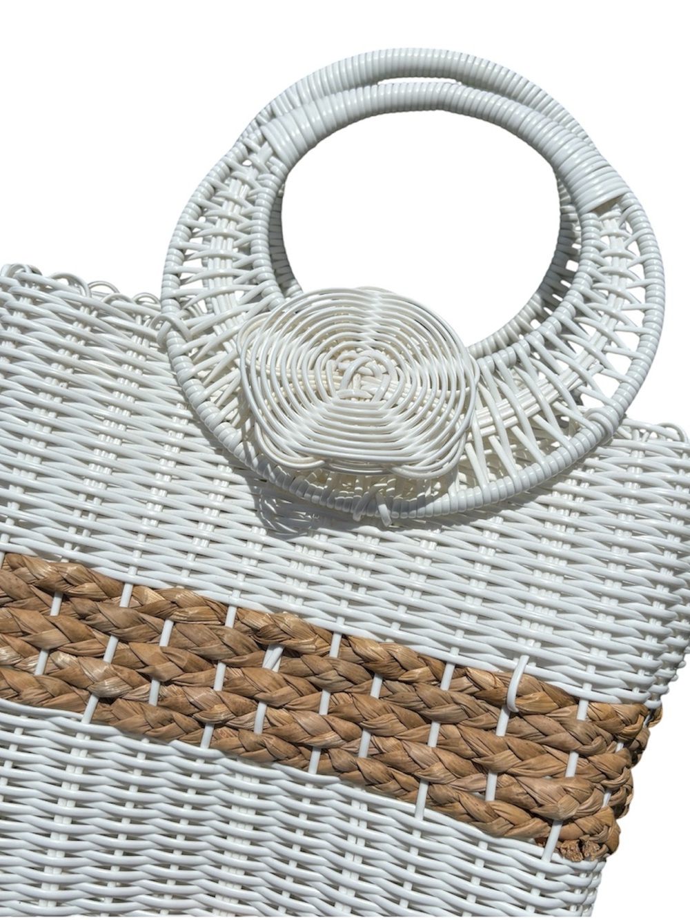 White and Natural Wicker Basket Purse Handbag Circle-Handle Tote Flower Closure